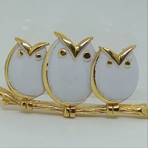 * vintage Crown Trifari signed white enamel 3 owls pin brooch